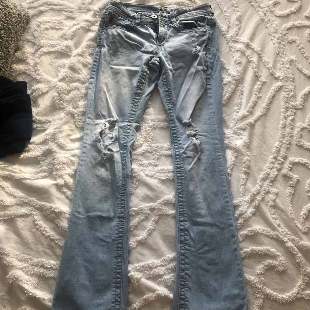 Mudd Junior’s Lightwash Distressed Flare Jeans